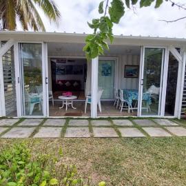 Artists House East Family, hotel in Trou d'Eau Douce