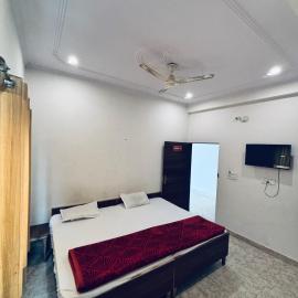 Barsana Geust House, hotel in Khātu