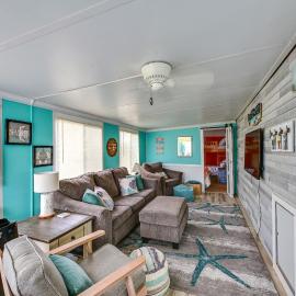 Pool + Bay Access! Home 13 Mi to Ocean City Beach, hotell i Ocean Pines