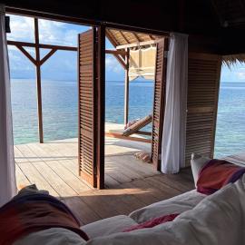 ipyum Premium Overwater Guest House, hotel in Pulau Birie