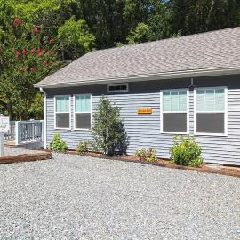 Creekside Delight Beautifully Equipped Creekside Cottage