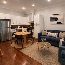 Luxury 4BR Near NYC - Parking -Sleeps 8, Hotel in Union City
