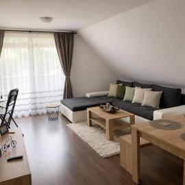 Munkácsy Apartmanok, hotel in Balatonfenyves