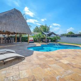 6BR Villa Tropical Haven Private Pool & BBQ