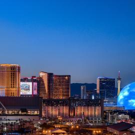 Lucky Gem Penthouse & Luxury Suites 16-807