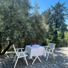 Holiday House Bribir, hotel i Bribir