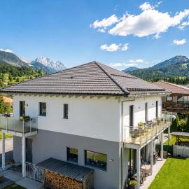 Mountain Chalet Top 3- mit Garten und Grill, hotel in Fieberbrunn
