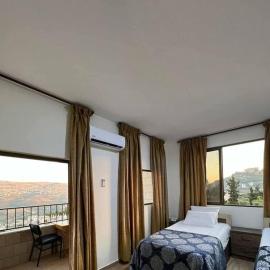 Al-jabal castle Hotel - Ajloun, מלון בעג'לון