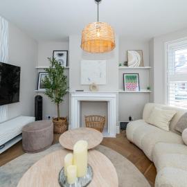 Cosy & Modern 2BR House with Home Office - Pass the Keys