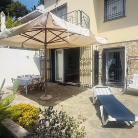 Villa Fronte Mare Con Terrazza, hotel in Marina di Andora