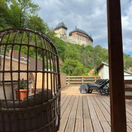 Wellness apartment Karlštejn: Karlštejn şehrinde bir otel