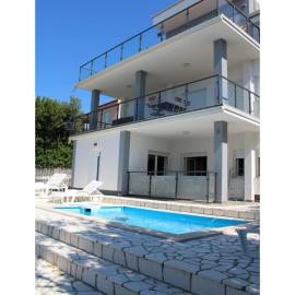 Villa Noah Apartement 2, hotel in Novi Vinodolski