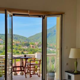Casa Andriana bright family apartment, hotel v destinaci Ágios Matthaíos