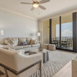 Luxury GulfFront Penthouse with Resort Amenities, hotel in Dauphin Island