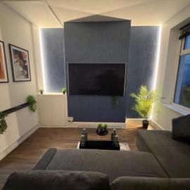 Cardiff Central Spacious 1BR Ground Floor Flat With Garden