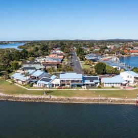 Peninsula Court 5- River Front- Stone Real Estate Yamba