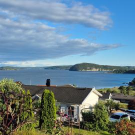 Superior villa with sea view in Bohuslän, free WIFI, near beaches and Hafstens resort, hotel in Uddevalla