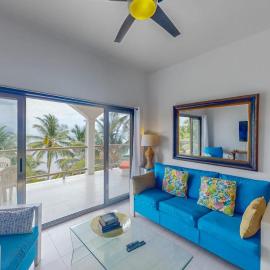 Oceanfront apartment on the beach with great ocean views pool WiFi & AC