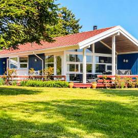 Nice Home In Rødvig Stevns With Wifi, מלון ברודביג