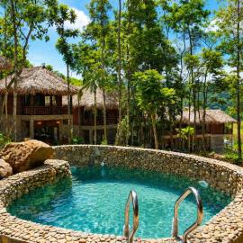 Halora Puluong Retreat, hotel v destinaci Lũng Tiềm