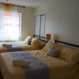 Beautiful 3 bedrooms in Forest Hills next to all