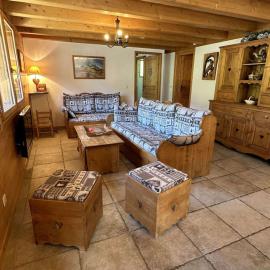 Chalet ambiance montagne - 10 pers. - FR-1-886-66, hotelli kohteessa Arêches