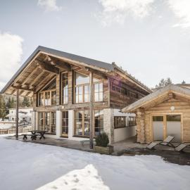 Charming Alpine chalet in Weidach, hotel v destinaci Leutasch
