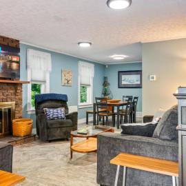 Downeast Epicenter Acadia - Golf - Sunrise Trail & Trailer-ready parking!, hotel in Ellsworth