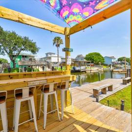 Waterfront, Dock, Hot Tub, Near Beaches, Pets Allowed, hotel in Corpus Christi