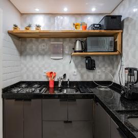Kit pé na areia - Praia do Gonzaguinha - São Vicente - Wifi, TV e Ar condicionado, hotel in São Vicente
