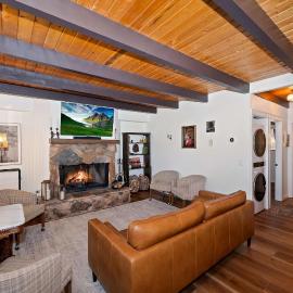 Natures Peak - Family Retreat with 2 Fireplaces