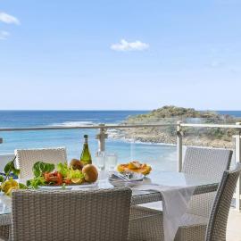White Sails 2 - Timeless Coastal Elegance with Pool & Ocean Views - Holiday Yamba