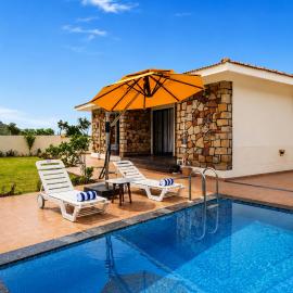 Alaya Stays M S Valley Luxury Villas with Private Pool, hotell i Akbarpur