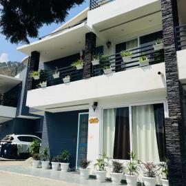 Skyvale Nainital - 4BHK Luxury Mountain View Villa, hotel in Nainital