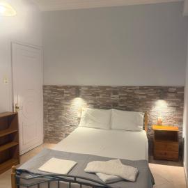 Apergis Rooms, hotel i Ermoupoli