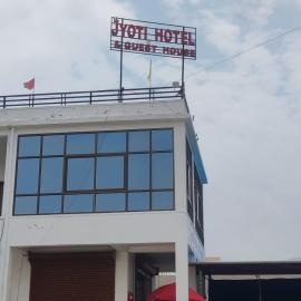 Jyoti Hotel and Restaurant, khách sạn ở Desuri