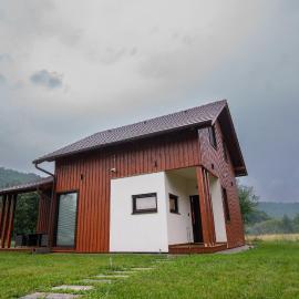 Szajkó Chalet, your Private Mountain Retreat, хотел в Sub Cetate
