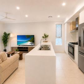 Serene Warner Stay Stylish Home for Families, Hotel in Brendale