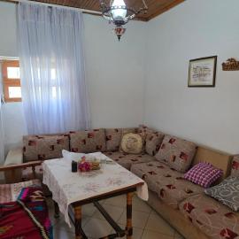 Isi's home