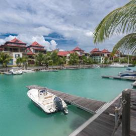 Eden Island Deluxe Villa by Olala Homes, hotel in Victoria