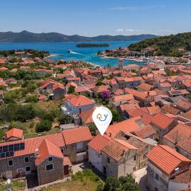 Summer Breeze Dominique 2BR Island Retreat - Happy Rentals, hotel in Veli Iž