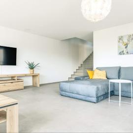 Stockhorn Apartment - Aare Jungfrau AG، فندق في سبيز