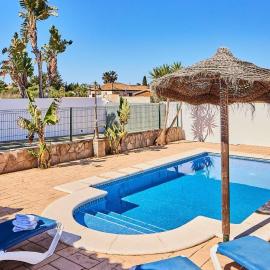 Chalet El Cancelín Conil de la Frontera by Ruralidays