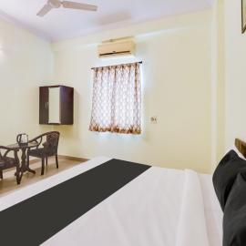 Hotel O SS ELITE, hotel em Karīmnagar
