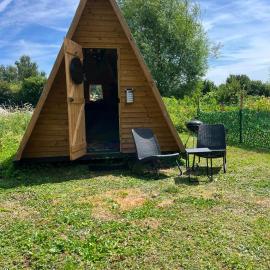 Medway wharf marina glamping Wild Nest, hotel in Maidstone