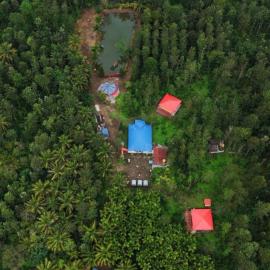 Rising surya Plantation stay, hotel sa Kushalnagar