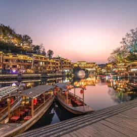 Fenghuang Luming B&B