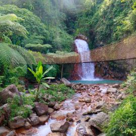 Pulangbato Falls Mountain Resort, viešbutis mieste Dumagetė