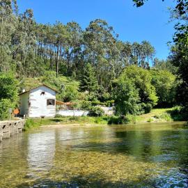 Charming House in Castelo do Neiva with Lake View