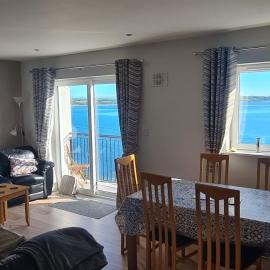 Ballycotton Holiday Apartment No 6 by Trident Holiday Homes, hotel in Ballycotton